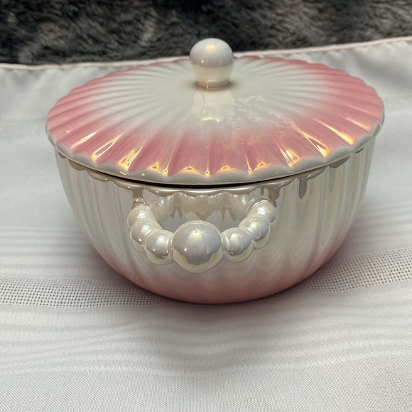 Pink and White Pearl Ceramic Bowl With Lid - Picture 3 of 16